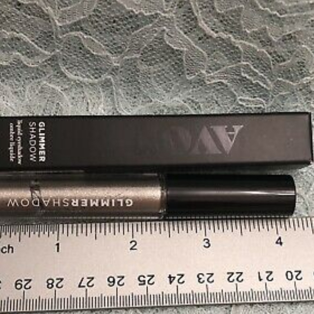 🎪NIB Avon Diamond Dust Liquid Shadow 🧁 4/$16 - Picture 2 of 6